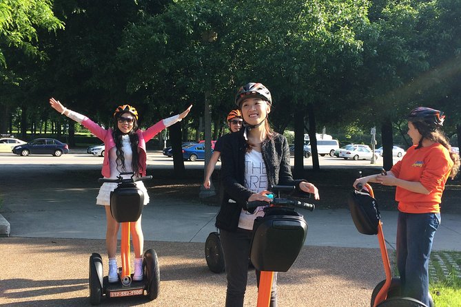 2-Hour Chicago Lakefront & Museum Campus Segway Tour - Stop by stop: from Monroe to Buckingham Fountain and Soldier Field