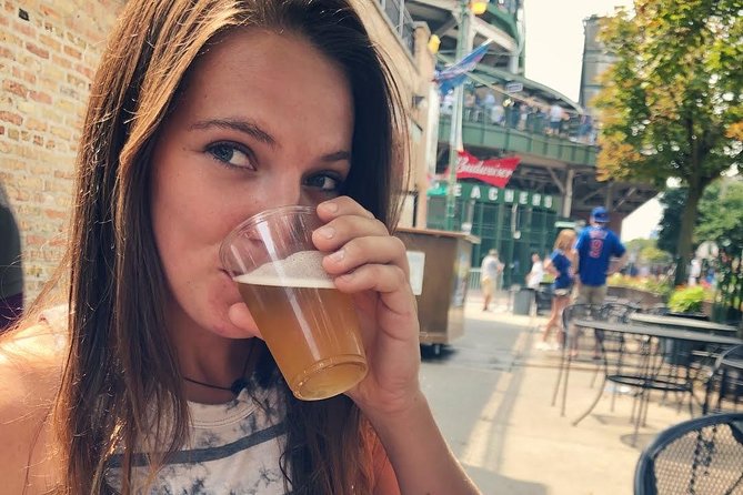 Bikes, Bites & Views: Chicago's Signature Dishes Bike Tour-Adults - Getting started at Bobby’s Bike Hike on Lake Shore Drive