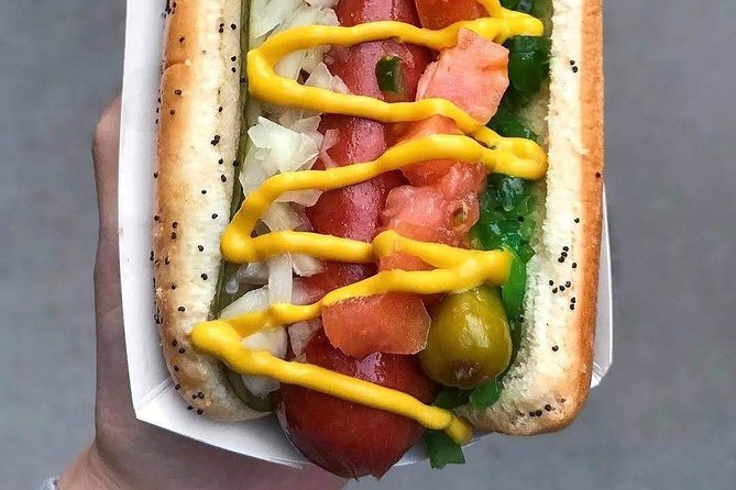 Bikes, Bites & Views: Chicago's Signature Dishes Bike Tour-Adults - Lincoln Park to the Lakefront Trail: the easiest miles you’ll remember