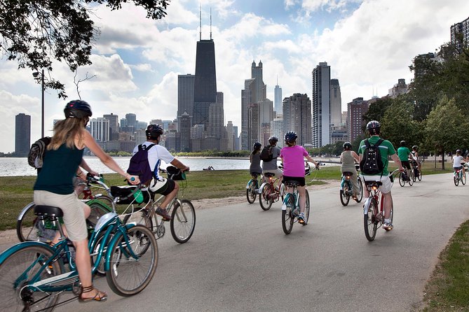 Bikes, Bites & Views: Chicago's Signature Dishes Bike Tour-Adults - Day vs. night routes: what changes and why it matters