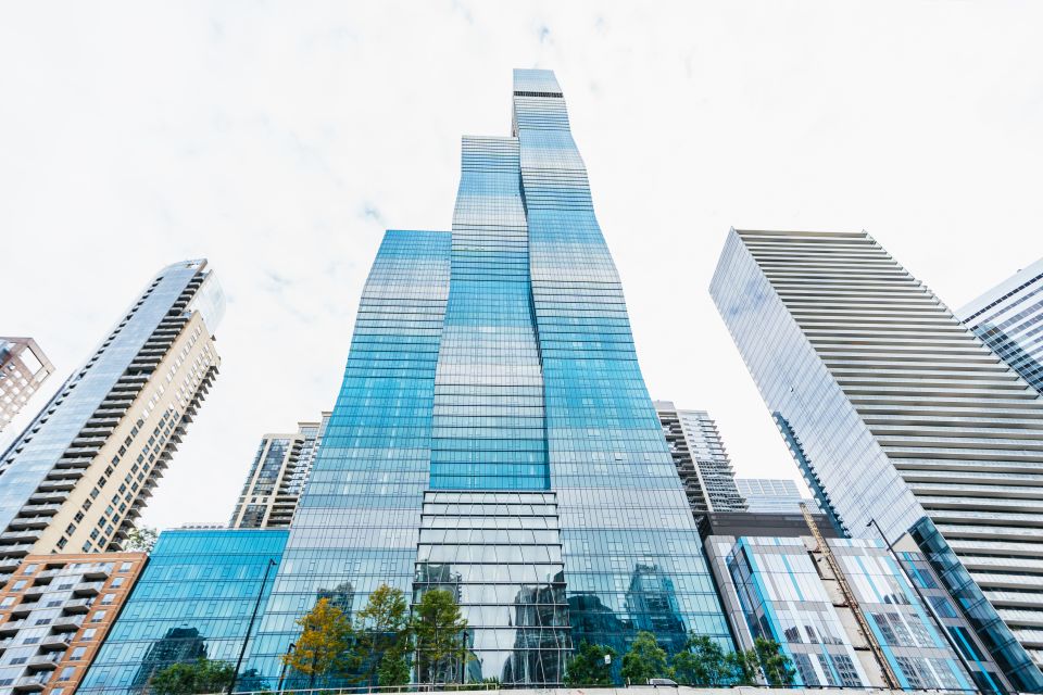 Chicago: 1.5-Hour Lake and River Architecture Cruise - Drinks onboard and what the $44 really buys