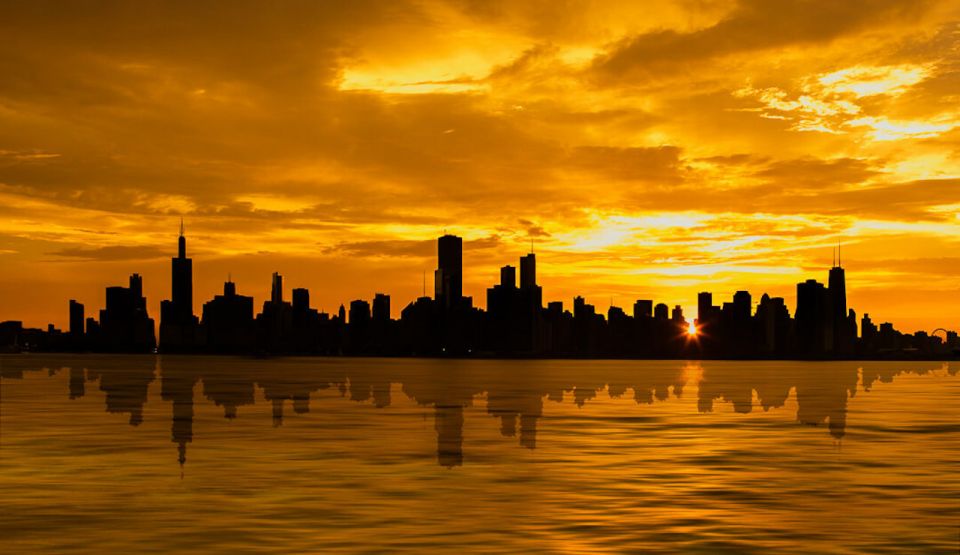 Chicago: 1.5-Hour Scenic Sunset Lake Cruise - A Lake Michigan Sunset With a City-Front Seat