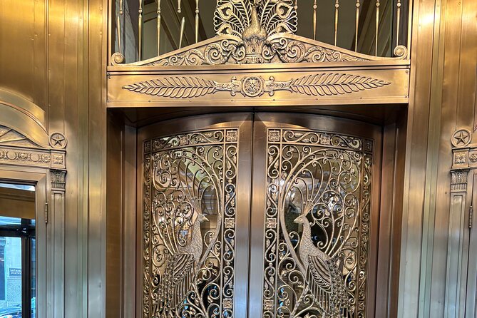 Chicago Architecture and True Crime Tour - Guide style, group pace, and how to stay engaged