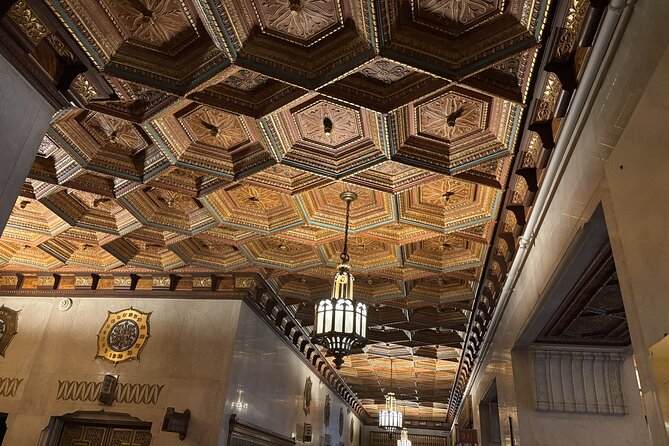 Chicago Architecture and True Crime Tour - The Loop stretch: where the city’s details make the stories feel real