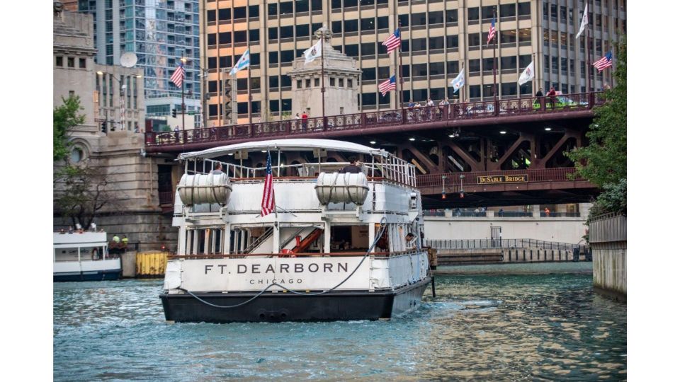 Chicago: Architecture Boat Tour with Drinks - Key highlights at a glance