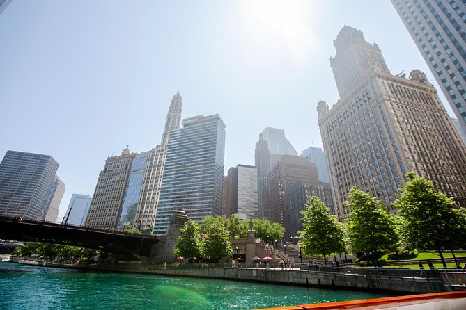 Chicago Architecture River Cruise - Iconic Buildings on the Water: Wrigley, Hancock, Willis, and the Corncob Towers