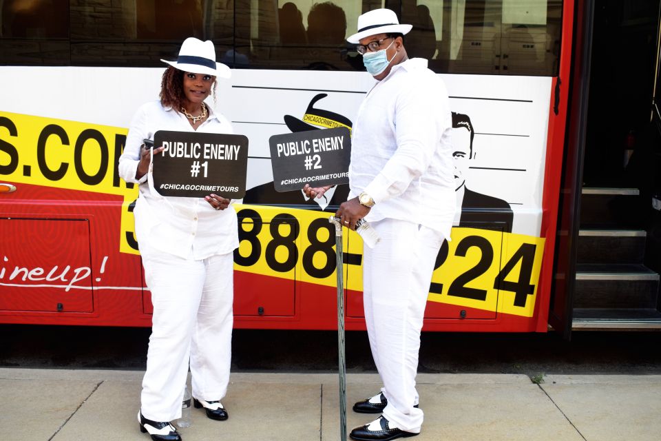 Chicago Crimes Night Tour - The luxury coach ride: comfort matters on a 2-hour schedule