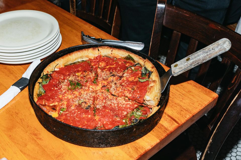 Chicago: Gangsters and Food Tasting Walking Tour - Guides Make It Land: From Peyton to Talia to Alan