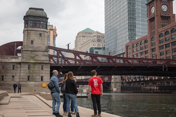 Chicago in a Day: Food, History & Architecture Walking Tour - Passing City Hall and County Building: the government heart of the Loop