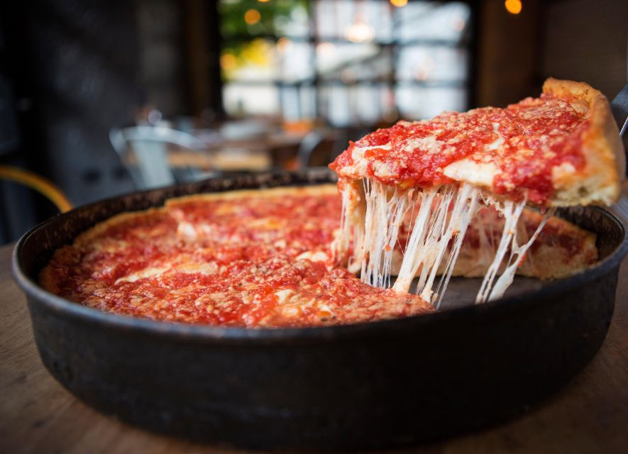 Chicago in a Day: Food & Walk Tour+Free Bike or Kayak Rental - The Chicago Theatre: old-school glam between bites
