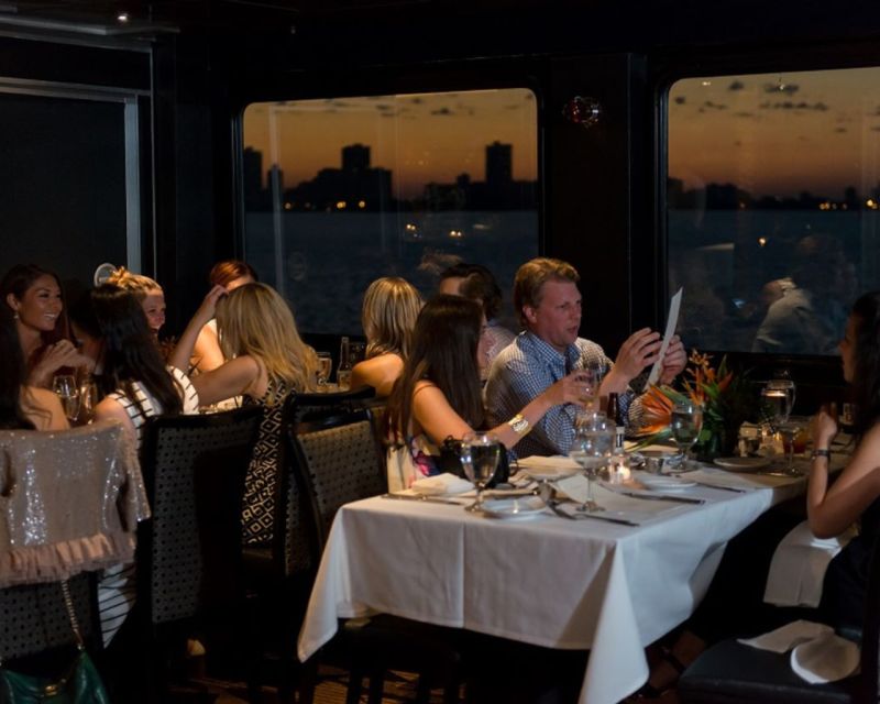 Chicago: Lake Michigan Lunch or Dinner Cruise - Cruising the skyline: how each stop adds to the story