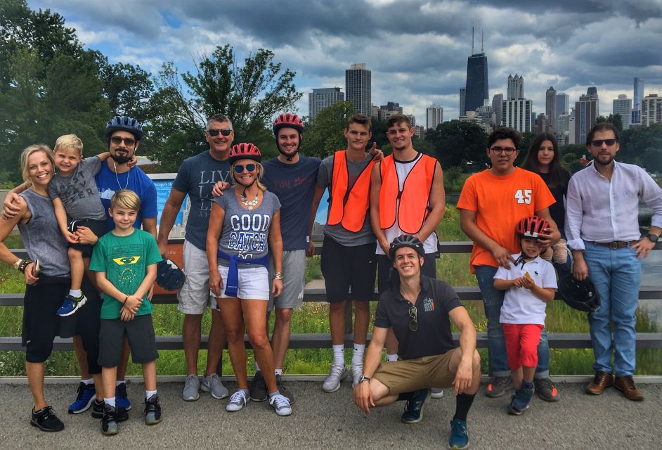 Chicago: Lakefront Neighborhoods Bike Tour - Starting Point: Bobby’s Bike Hike on Lake Shore Drive