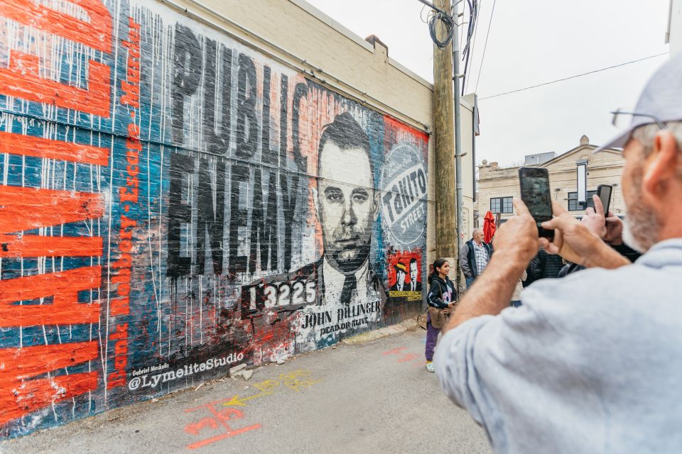 Chicago: Mob and Crime Bus Tour - The photos you’ll want: Harry Caray’s spot and Holy Name Cathedral