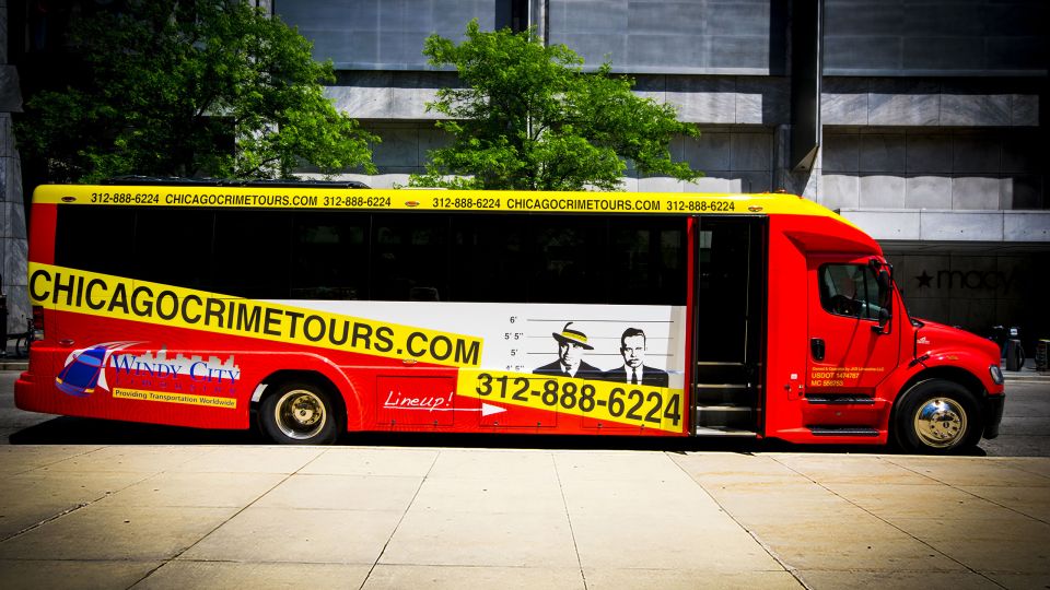 Chicago: Mob and Crime Bus Tour - Biograph Theatre photo stop and the drive-by criminal courthouse moment