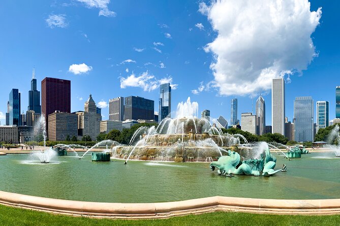 Chicago Mobs and Haunts Walking Tour - The Guides: Storytelling Makes or Breaks This One
