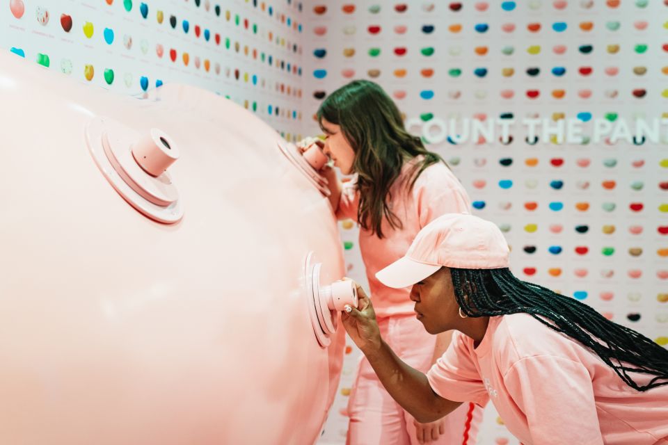 Chicago: Museum of Ice Cream Entry Ticket - Putt-Putt mini golf: a fun way to include everyone