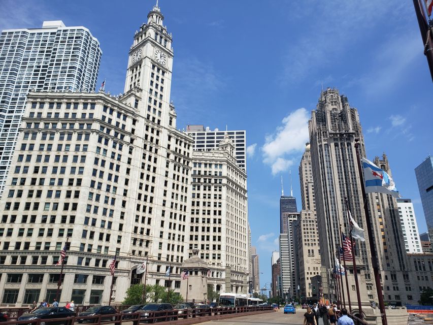 Chicago: Must See Chicago 90 minute Walking Tour - Starting at the Chicago Architecture Center (CAC) model theater