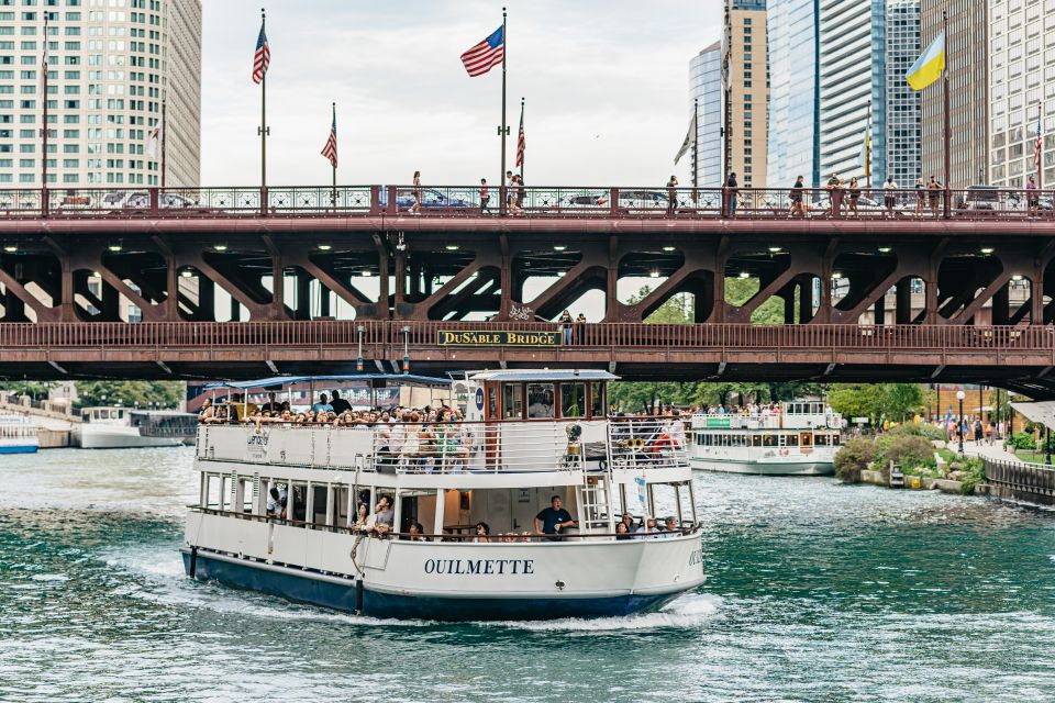 Chicago River: 1.5-Hour Guided Architecture Cruise - Lake Michigan Direction Changes: Riverwalk Views on the Return