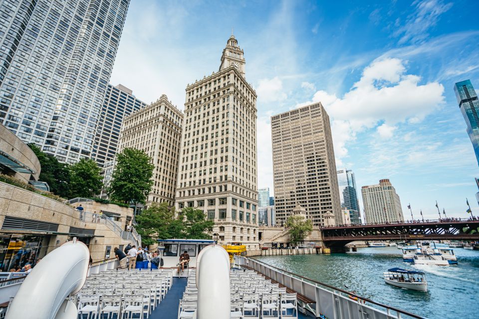 Chicago River: 1.5-Hour Guided Architecture Cruise - Photo Opportunities and How to Get Good Shots
