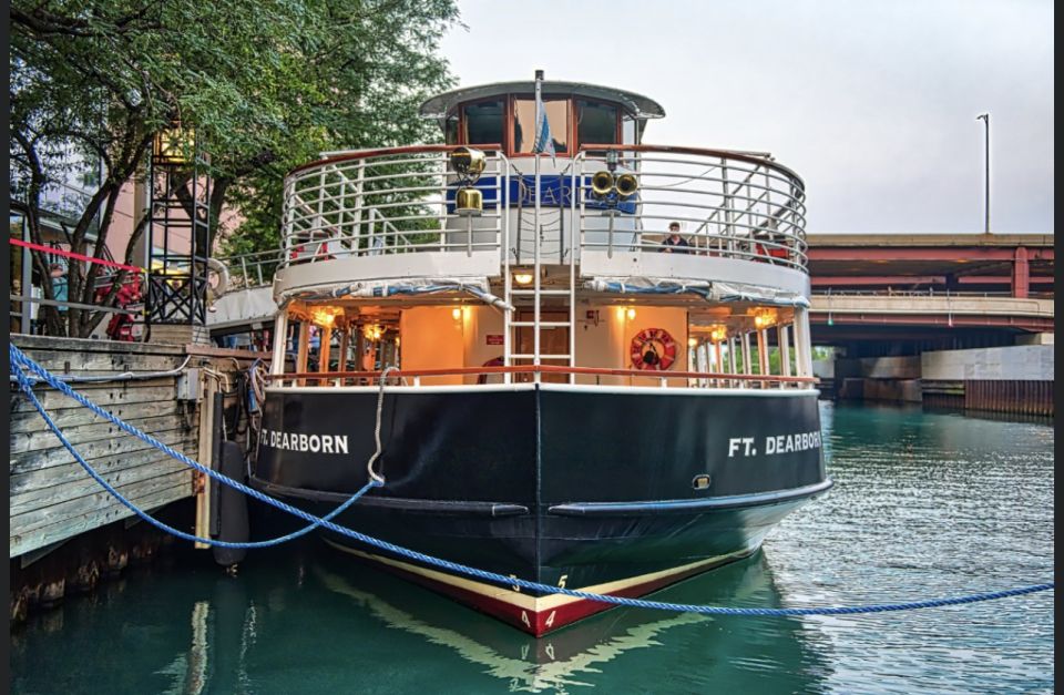 Chicago River: 1.5-Hour Guided Architecture Riverboat Tour - Why the Chicago River is the best architecture classroom