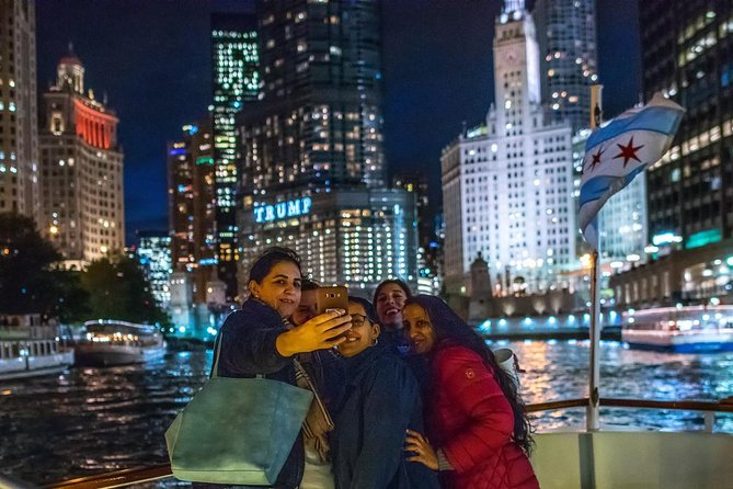 Chicago River 45-Minute Architecture Tour from Magnificent Mile - Onboard extras: snacks, drinks, and what’s worth planning for