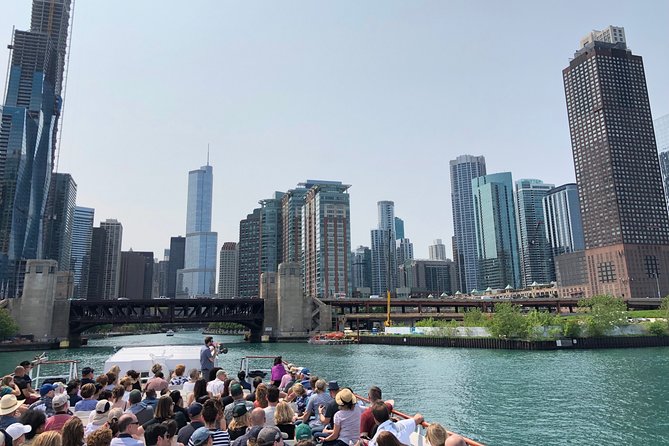 Chicago River 90-Minute Architecture Boat Tour - Merchandise Mart: the building that functions like a city within a city