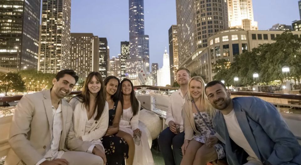 Chicago River: Guided Sunset Cocktail & Architecture Tour - The docents’ 50+ buildings approach (and how to get the most out of it)