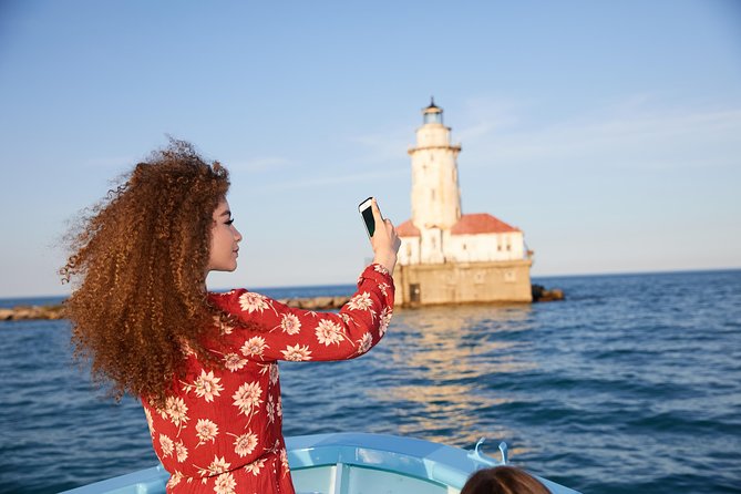 Chicago Sightseeing River and Lake Cruise - Timing tips: sunset departures and what to watch for at dusk