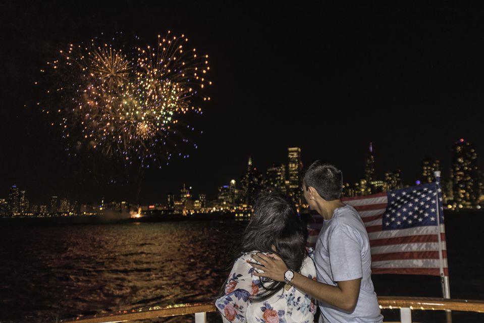 Chicago: Summer Fireworks Cruise with 3D Glasses and Music - Priority Boarding: Why Early Seat Choice Can Save the Night