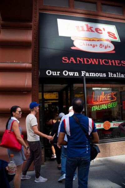 Chicago: The Ultimate Foodie Walking Tour with Tasty Stops - Meet at the Chicago Theatre, Then Build Up Your Appetite