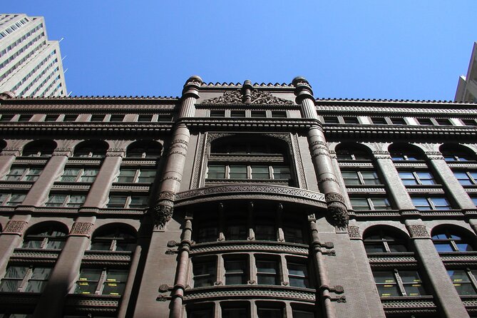Chicago Walking Tour: Art Deco Skyscrapers Loop - The guide factor: how the storytelling makes you pay attention