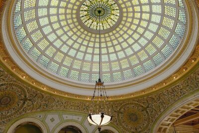 Chicago Walking Tour: Historic Treasures of Chicago - Start strong: Chicago Architecture Center galleries and a docent intro