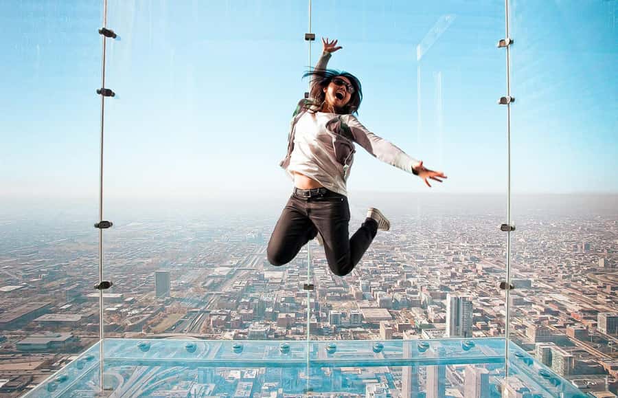 Chicago: Willis Tower Skydeck and The Ledge Ticket - The indoor exhibits and short film: how they set up your skyline views