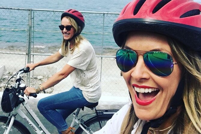 Chicago's West Side Foodie Ride Bike Tour - West Loop, Wicker Park, and Bucktown: arts, bookstores, and dive-bar confidence