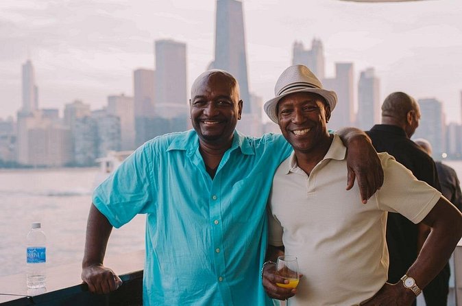 City Cruises Chicago: Fireworks Signature Dinner Cruise - Should You Book This Chicago Fireworks Dinner Cruise?