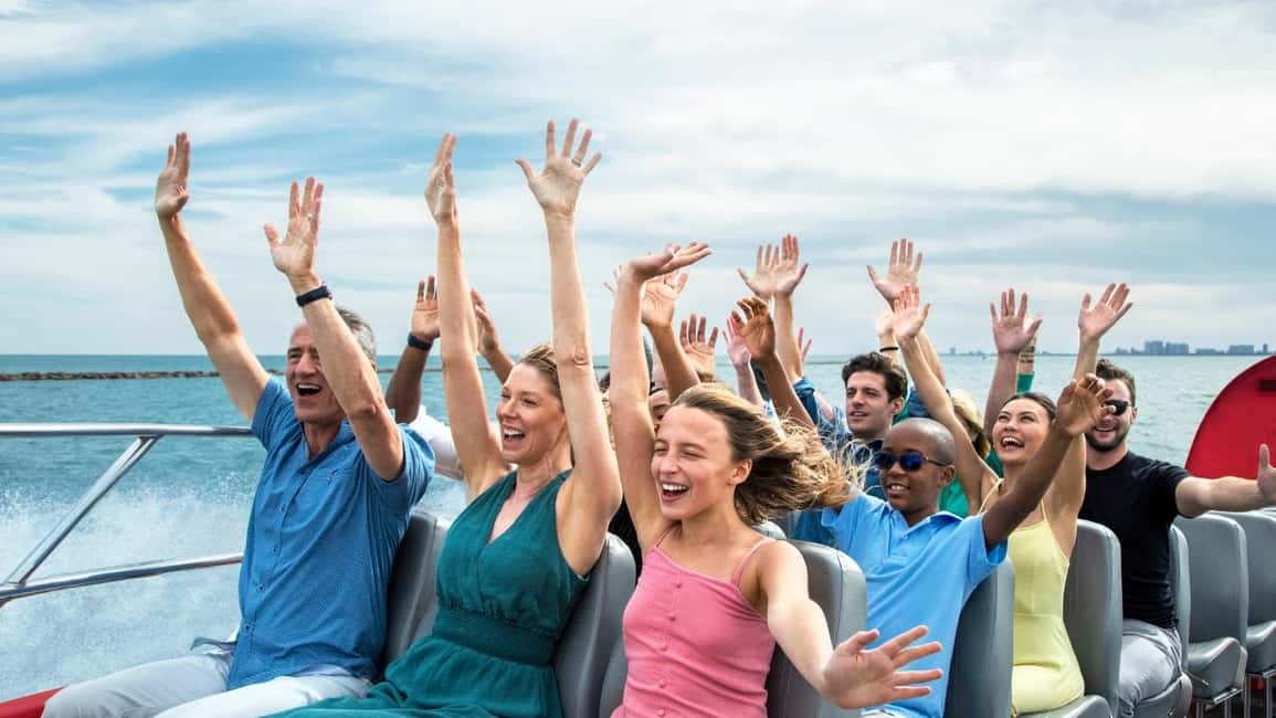City Cruises Chicago: Seadog Lakefront Speedboat Ride - Shedd Aquarium and the Field Museum: museum campus vibes from the water