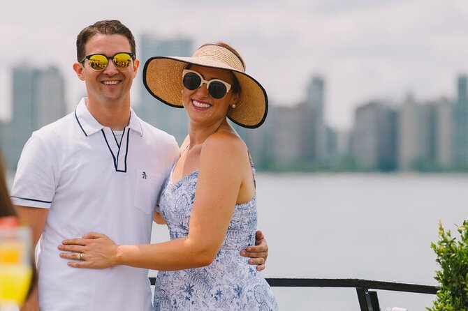 City Cruises Chicago: Signature Lunch Cruise on Lake Michigan - Seating, Tables, and the Group-Size Advantage