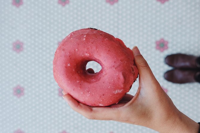 Delicious Donuts & City Sights: Chicago's Original Donut Tour - The Loop walk: landmark views plus four-shop variety