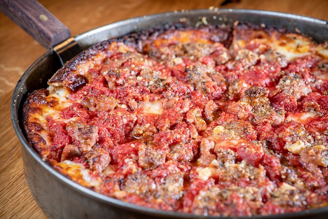 Downtown Chicago Walking Pizza Tour - Stop 3 on the Magnificent Mile: finishing the pizza story downtown