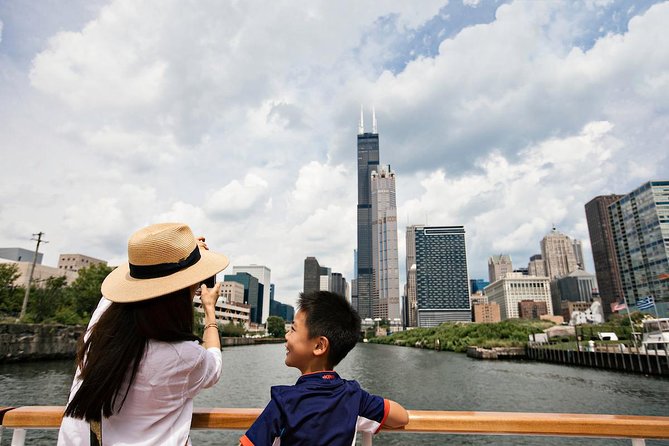 Lake Michigan Skyline Cruise in Chicago - Onboard Setup: Deck Choice, Sound, and the Bathroom