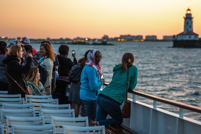 Lake Michigan Sunset Cruise in Chicago - Duration and the Real Tempo: 1.5 Hours That Feels Short