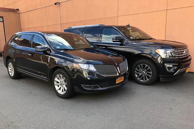 Private Departure Transfer to Chicago Airports (ORD)(MDW) - Vehicle Choice: Sedan for 3, SUV for 5, Limousine for 6