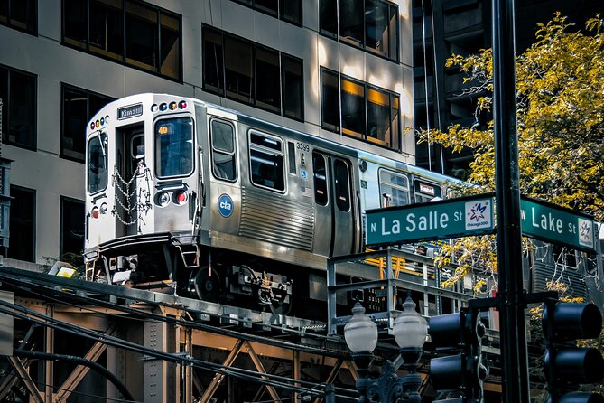 Self-Guided Chicago Loop Tour Explore the City at Your Own Pace - A self-guided Loop route built around Chicago’s biggest icons