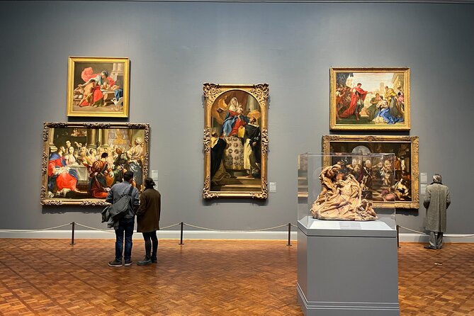 Skip the Line Art Institute of Chicago Tour Semi-Private 8ppl Max - Should you book the semi-private skip-the-line tour?
