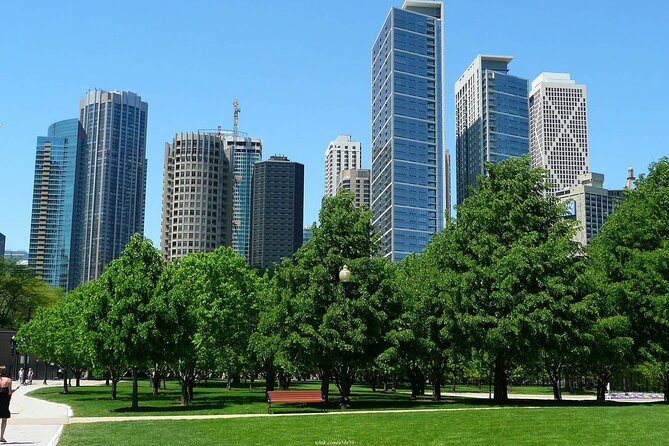 Welcome to Chicago: Private Half-Day Tour with 360 Observation Deck - Millennium Park: Crown Fountain, Cloud Gate, and The Bean’s reflection game